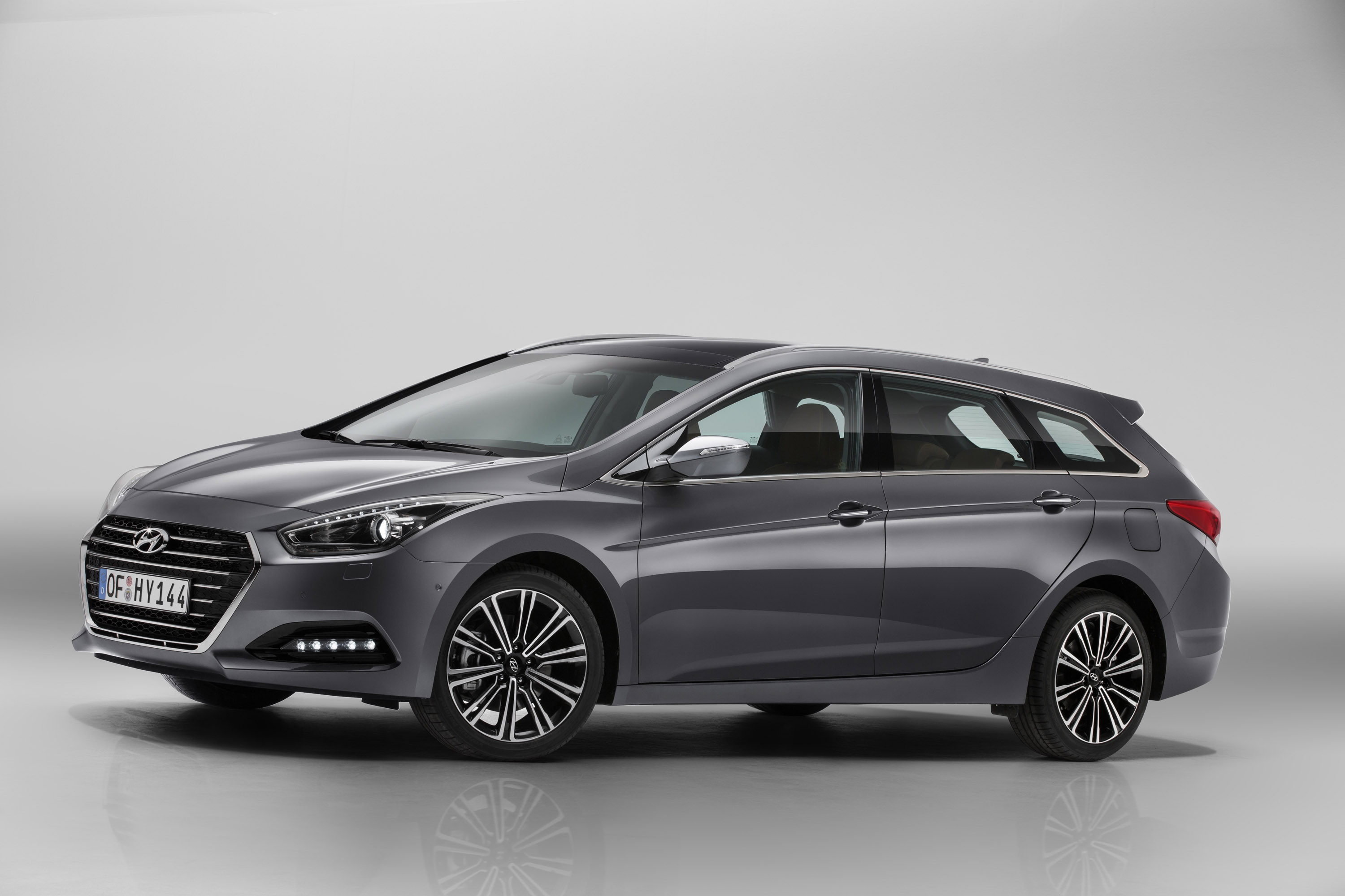 Hyundai New i40 Tourer and Saloon