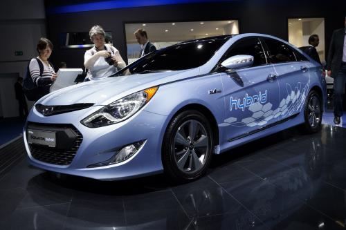 Hyundai Sonata hybrid Frankfurt (2011) - picture 1 of 2