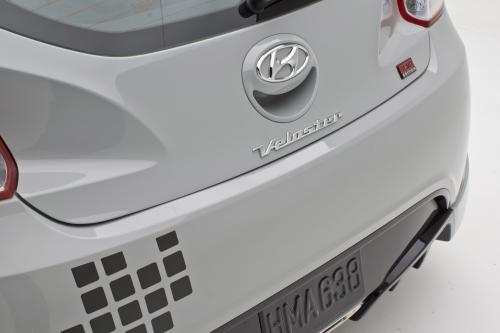 Hyundai Veloster REMIX Special Edition (2012) - picture 16 of 18