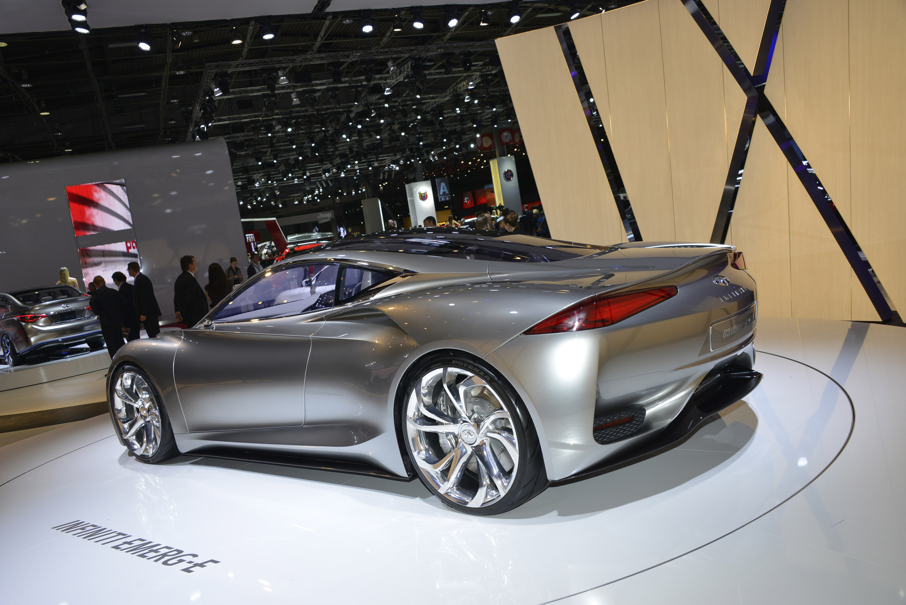 Infiniti Emerg-E Paris