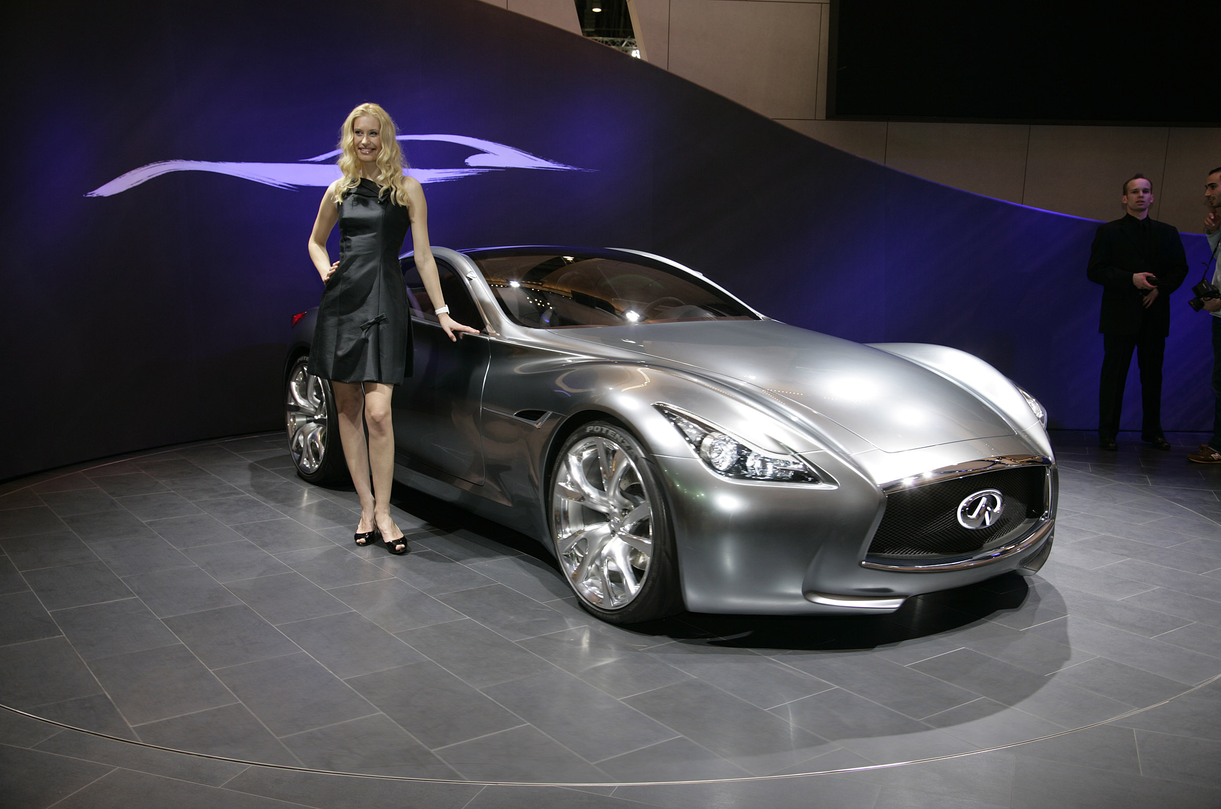 Infiniti Essence Concept