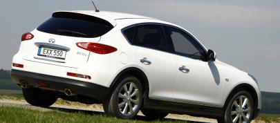 Infiniti EX30d GT (2011) - picture 7 of 10