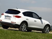 Infiniti EX30d GT (2011) - picture 7 of 10