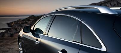 Infiniti FX37 (2009) - picture 7 of 24