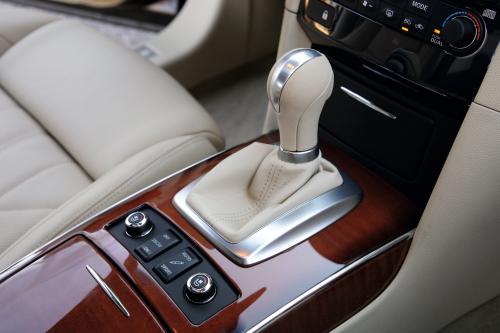 Infiniti FX37 (2009) - picture 17 of 24