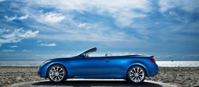 Infiniti G37 Convertible (2009) - picture 4 of 14