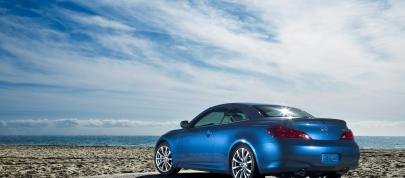 Infiniti G37 Convertible (2009) - picture 7 of 14