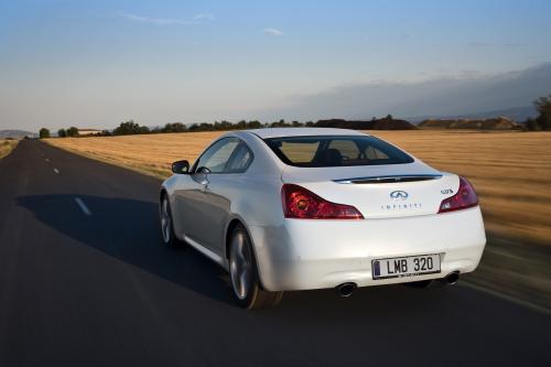 Infiniti G37 Coupe (2009) - picture 8 of 20