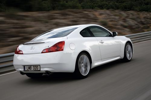 Infiniti G37 Coupe (2009) - picture 16 of 20