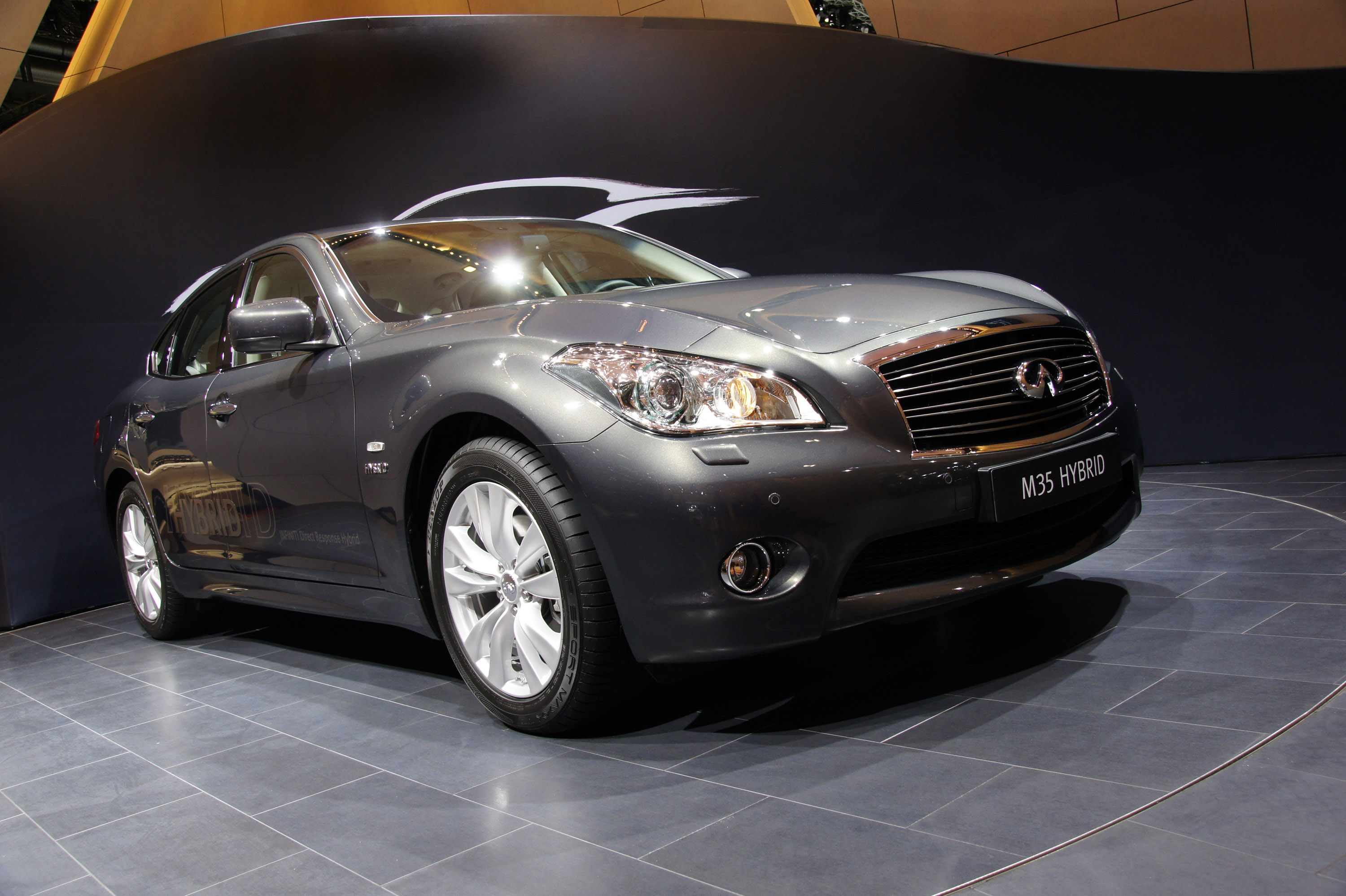 Infiniti M35 Hybrid Geneva