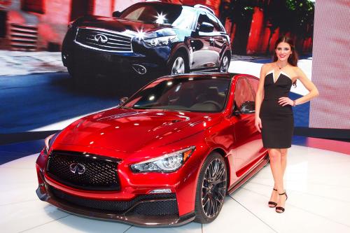 Infiniti Q50 Eau Rouge Detroit (2014) - picture 1 of 7