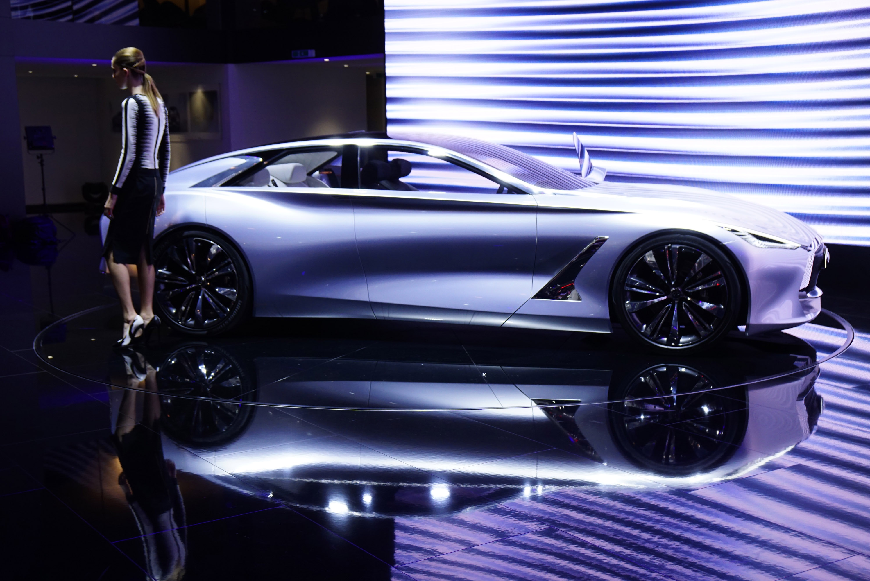 Infiniti Q80 Inspiration Paris