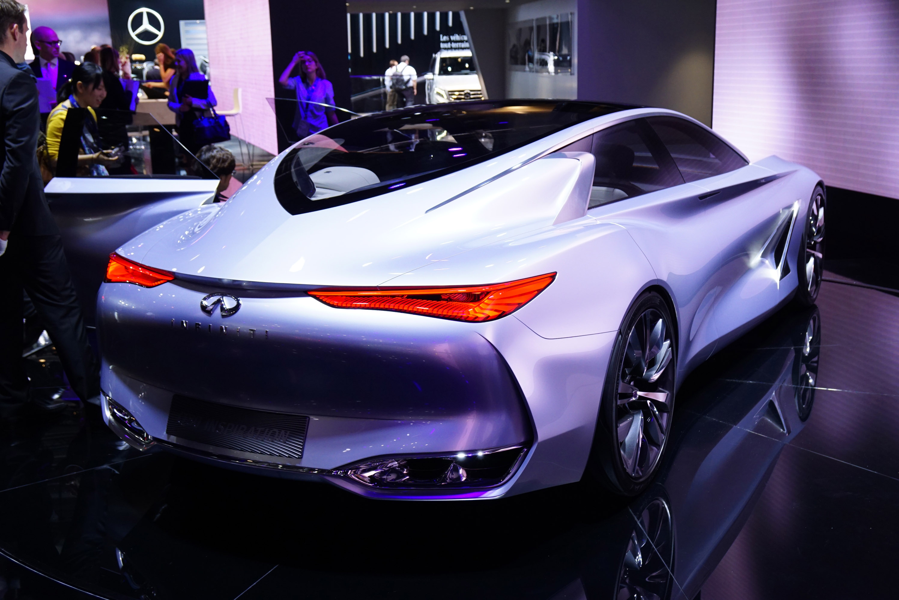 Infiniti Q80 Inspiration Paris