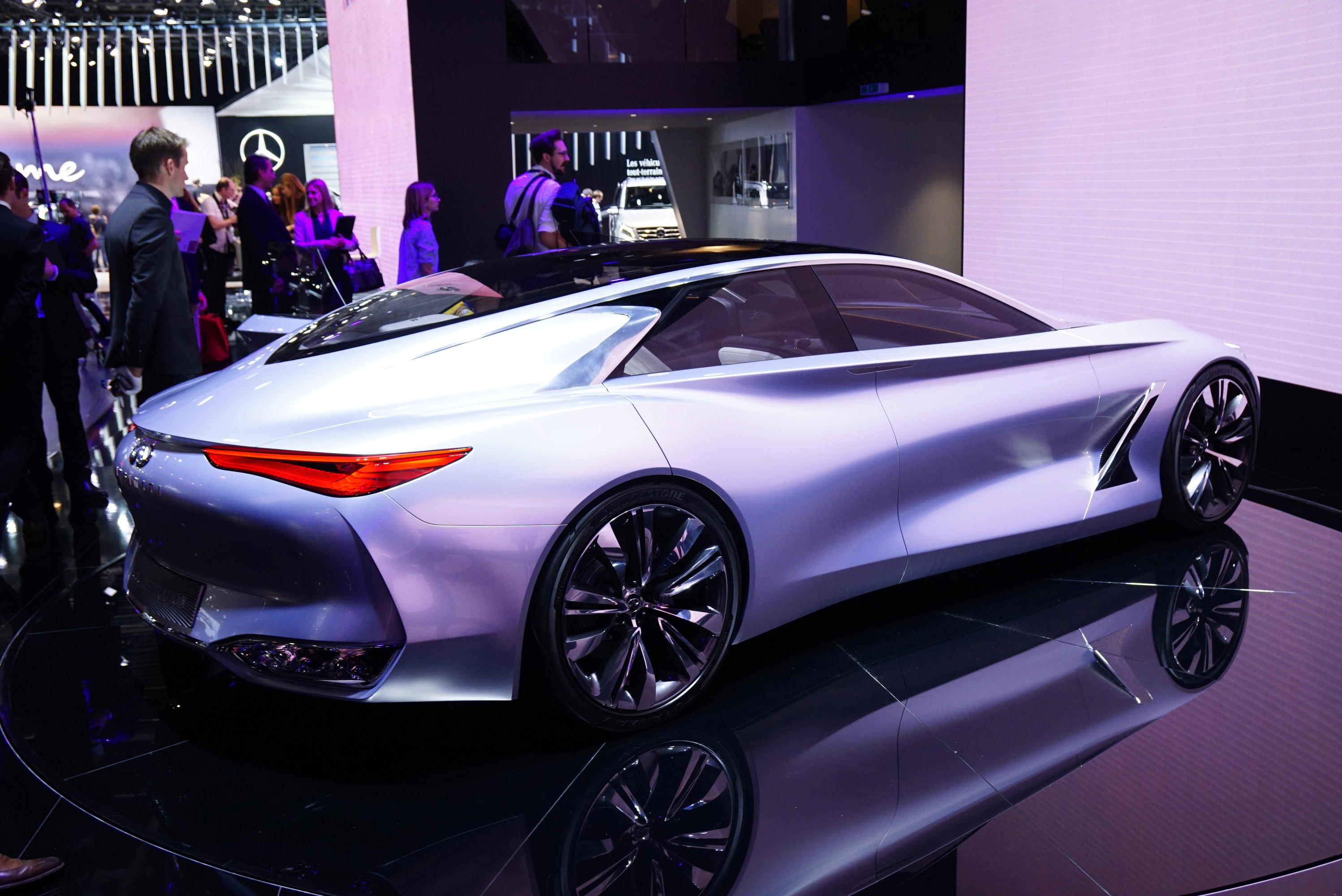 Infiniti Q80 Inspiration Paris