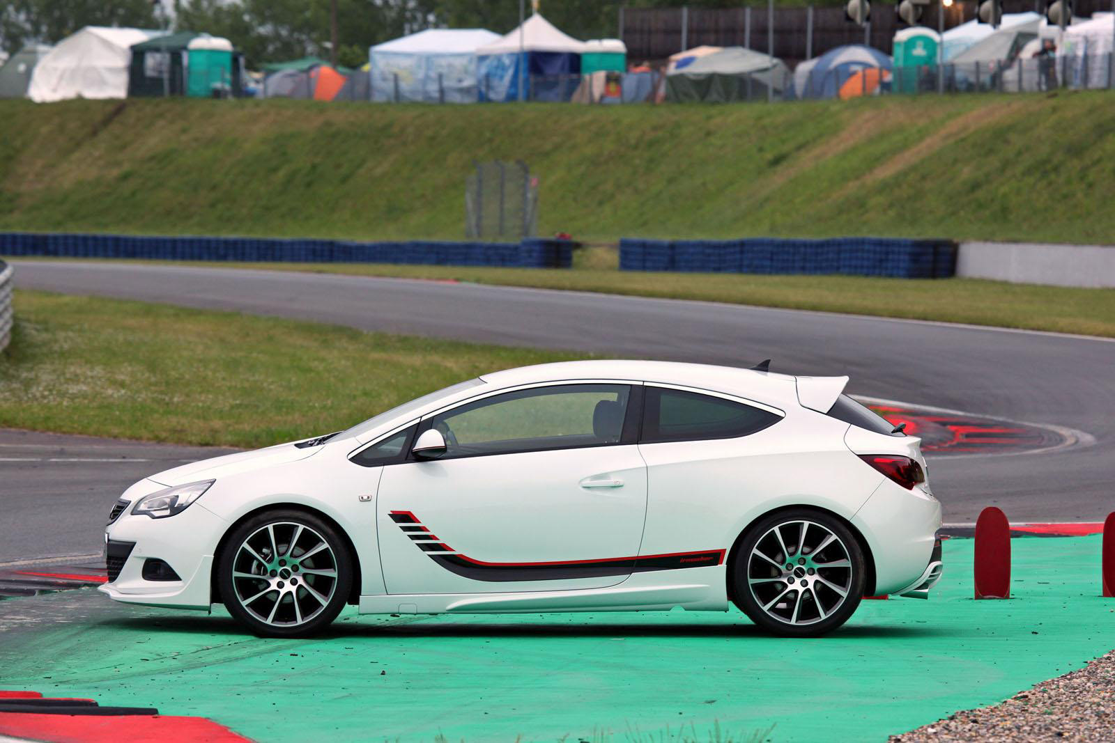 Irmscher Opel Astra GTC Turbo i 1400