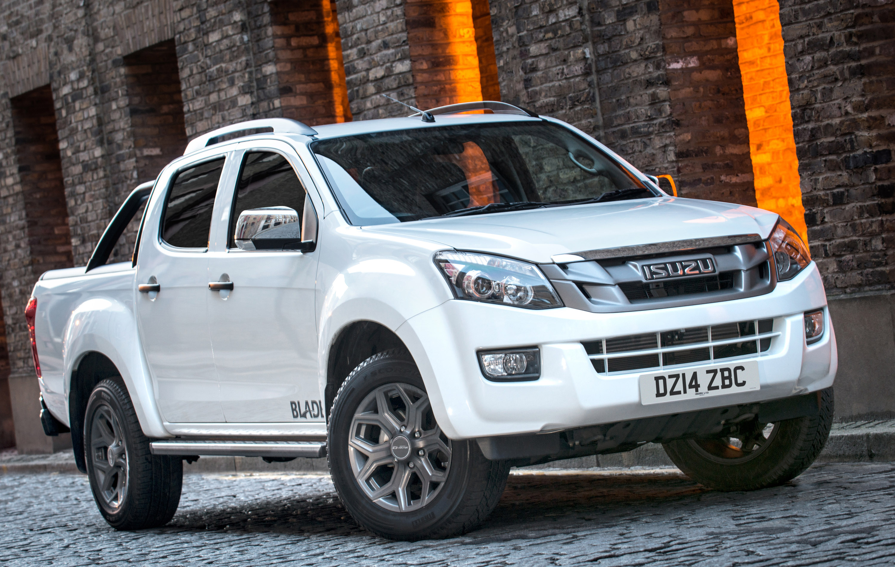 Isuzu D-Max Blade