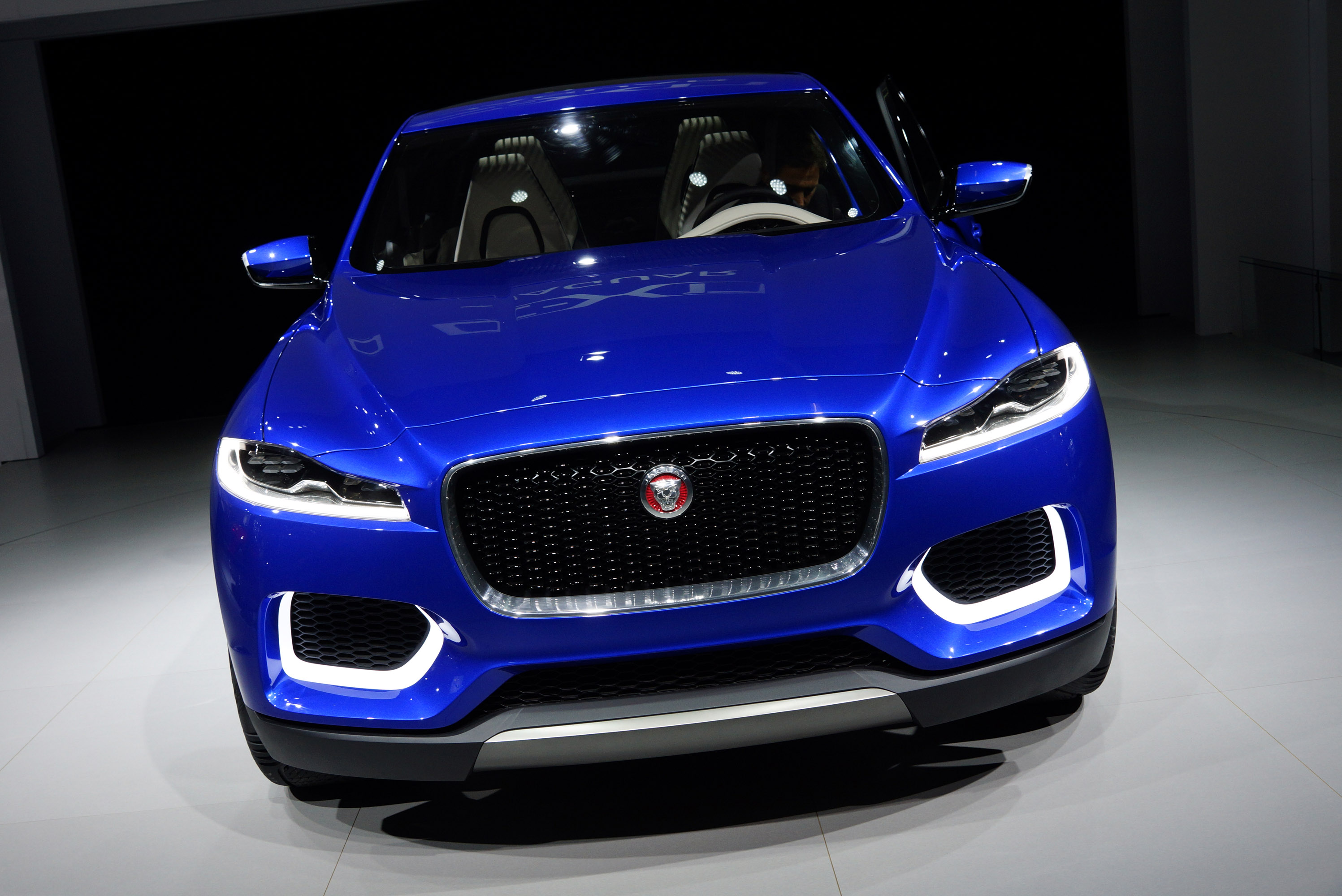 Jaguar C-X17 Sports Crossover Concept Frankfurt