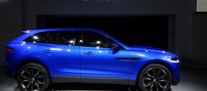 Jaguar C-X17 Sports Crossover Concept Frankfurt (2013) - picture 4 of 15