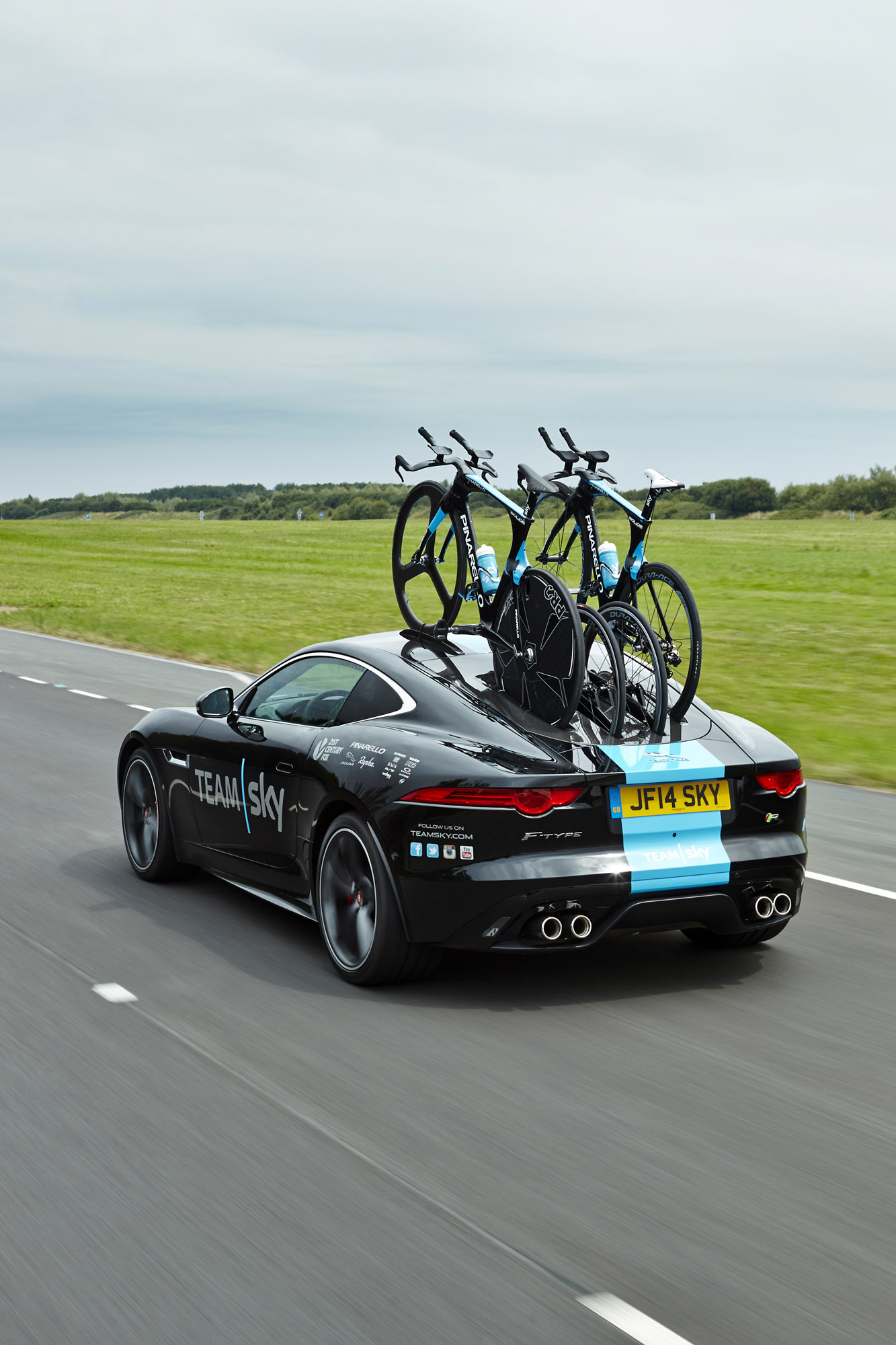 Jaguar F-TYPE Coupe High Performance Support Vehicle