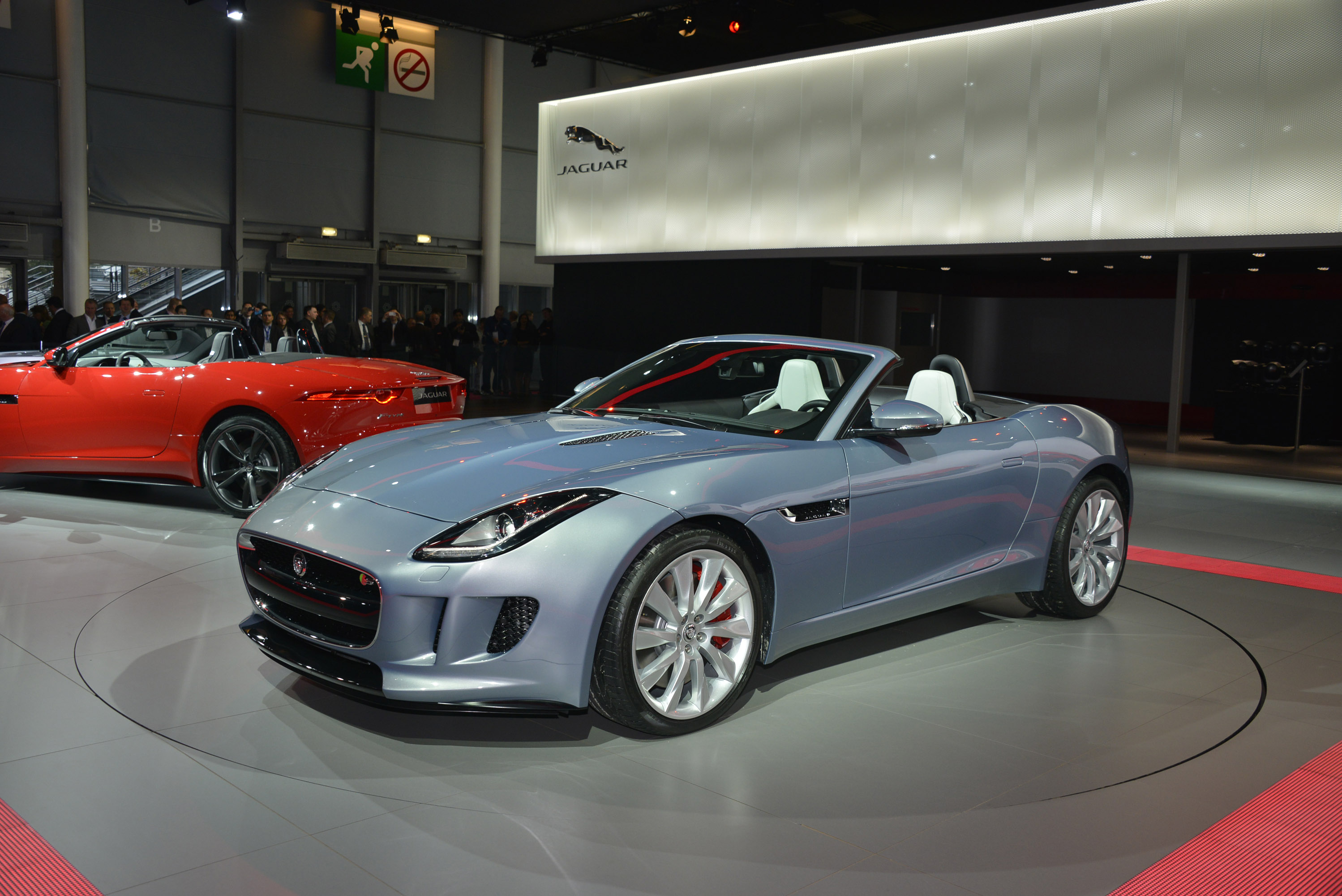 Jaguar F-TYPE Paris