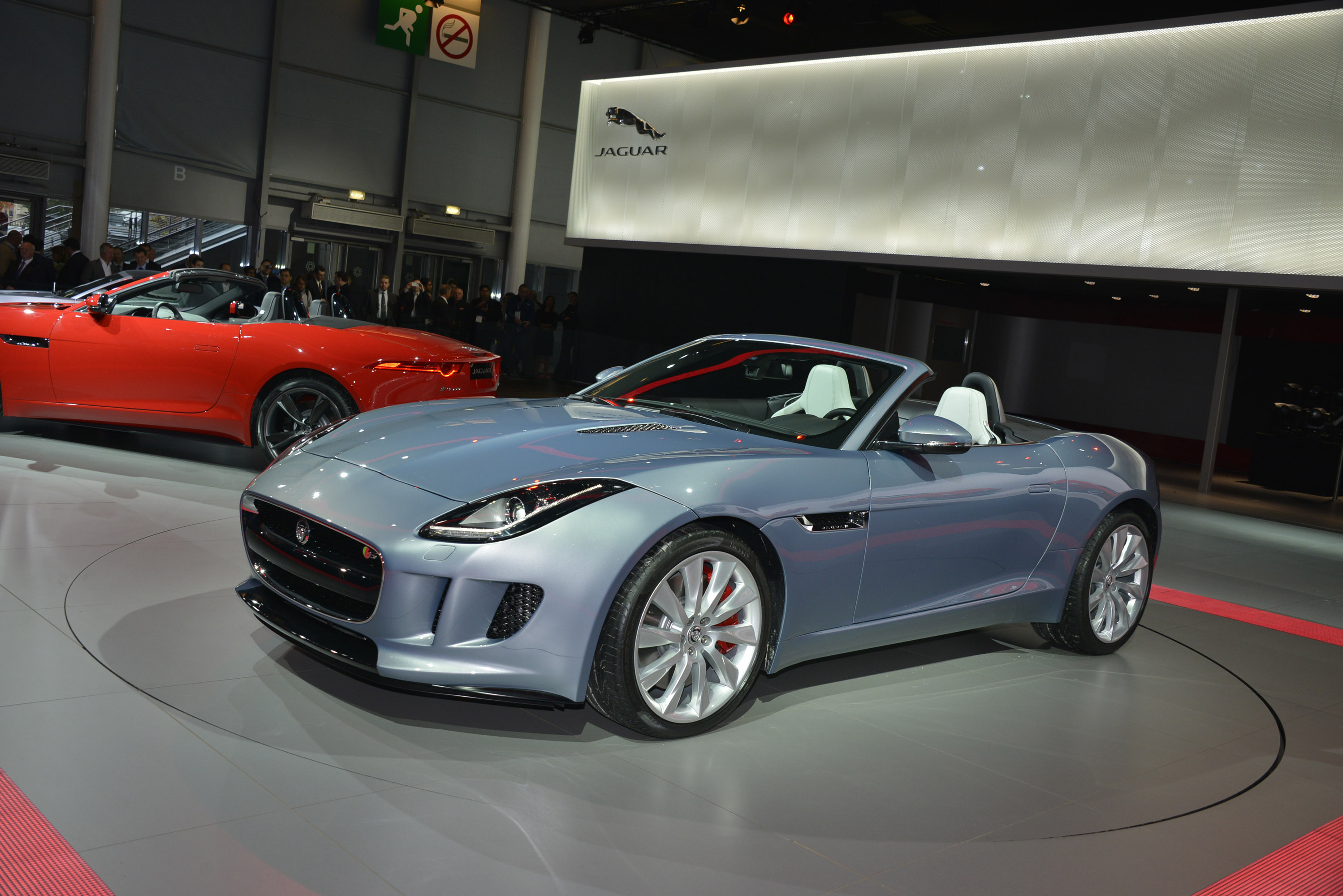 Jaguar F-TYPE Paris