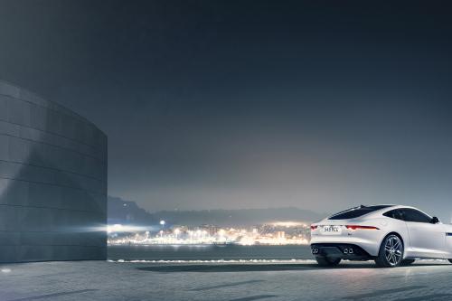 Jaguar F-TYPE R Coupe (2013) - picture 9 of 12