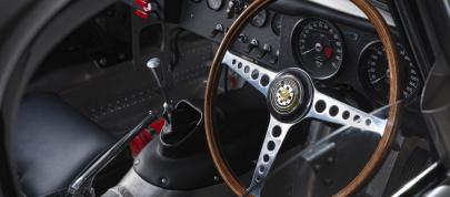 Jaguar Lightweight E-Type (2015) - picture 4 of 4