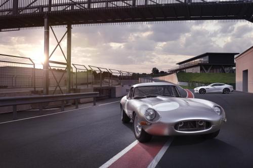 Jaguar Lightweight E-Type (2015) - picture 1 of 4
