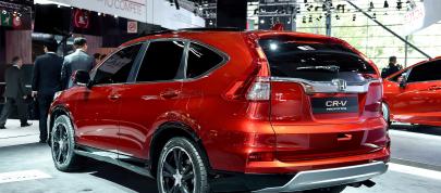 Jaguar XE Paris (2014) - picture 7 of 8