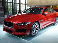 Jaguar XE Paris (2014) - picture 2 of 8