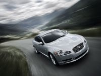 Jaguar XF Diesel S (2010) - picture 2 of 12