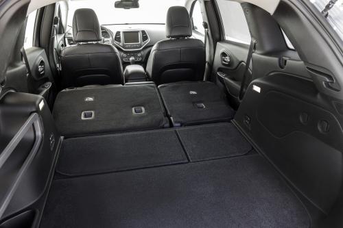 Jeep Cherokee Limited (2014) - picture 16 of 19