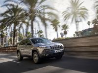 Jeep Cherokee Trailhawk (2014) - picture 13 of 18