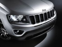 Jeep Compass Black Edition (2012) - picture 2 of 3
