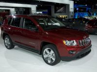 Jeep Compass Detroit (2011) - picture 2 of 2