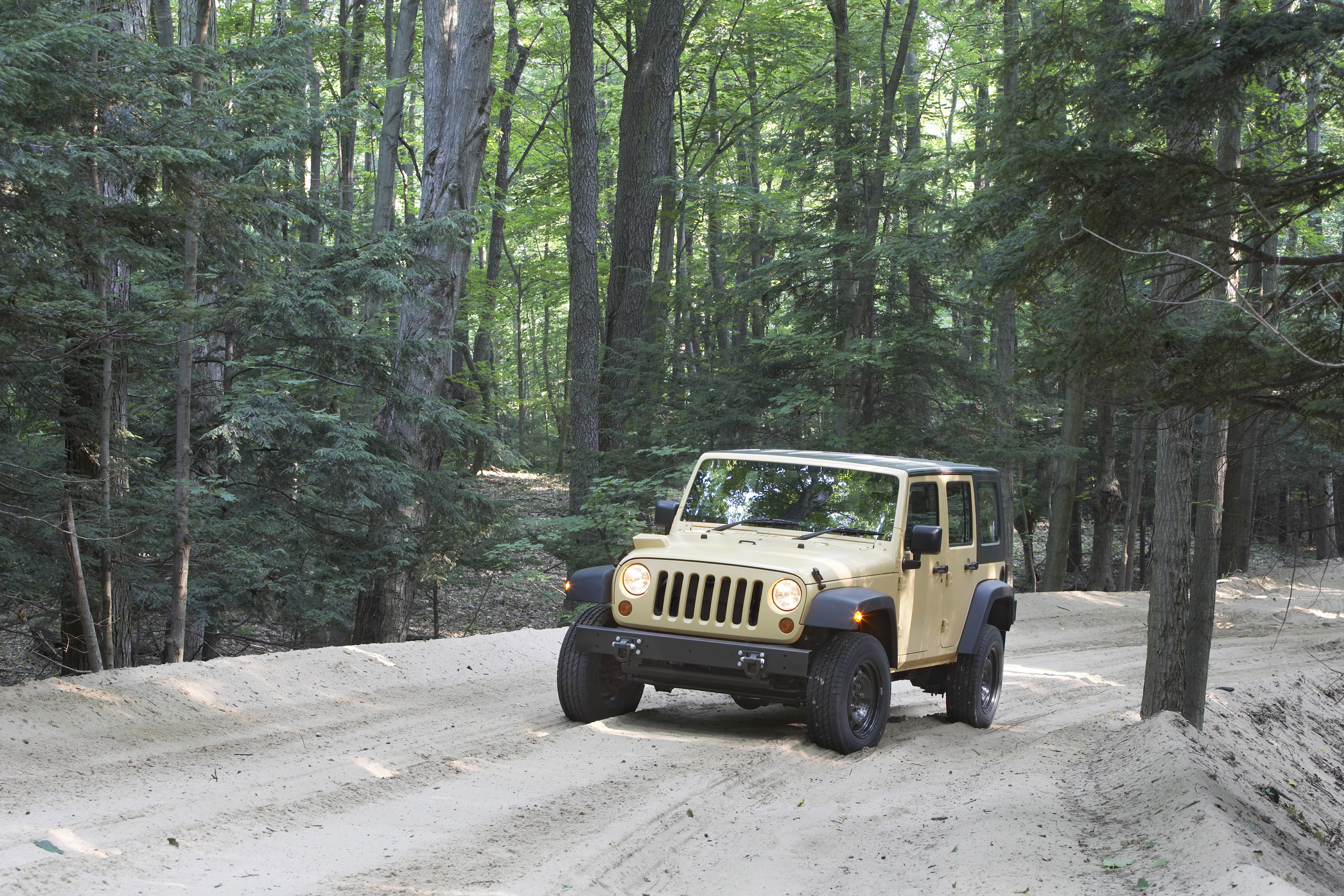 Jeep J8