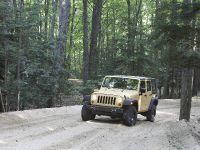 Jeep J8 (2007) - picture 3 of 4