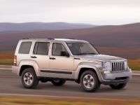Jeep Liberty (2008) - picture 1 of 5