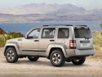 Jeep Liberty (2008) - picture 4 of 5