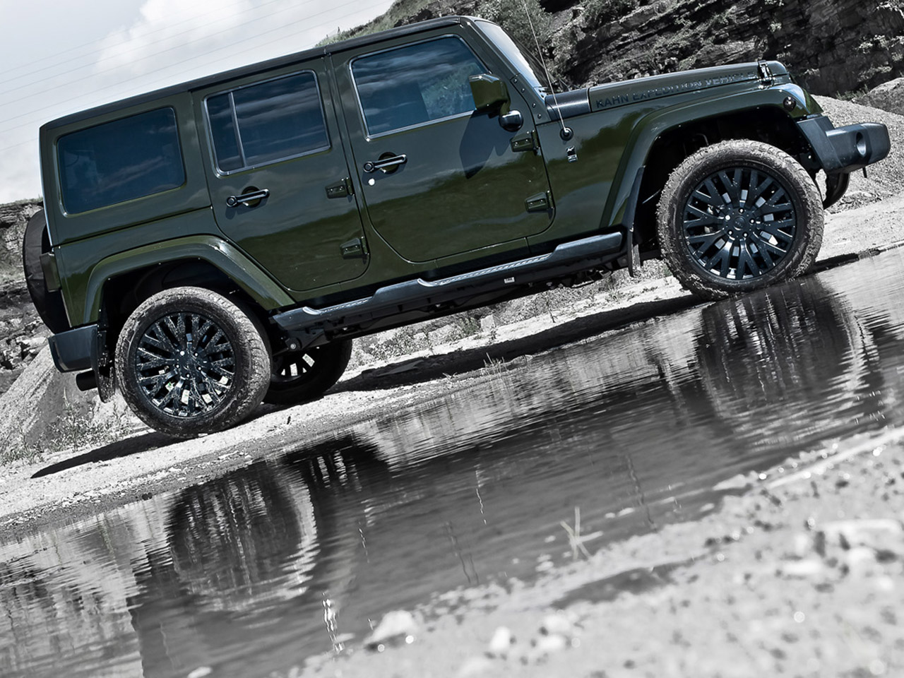 Kahn CJ 300 Expedition Jeep