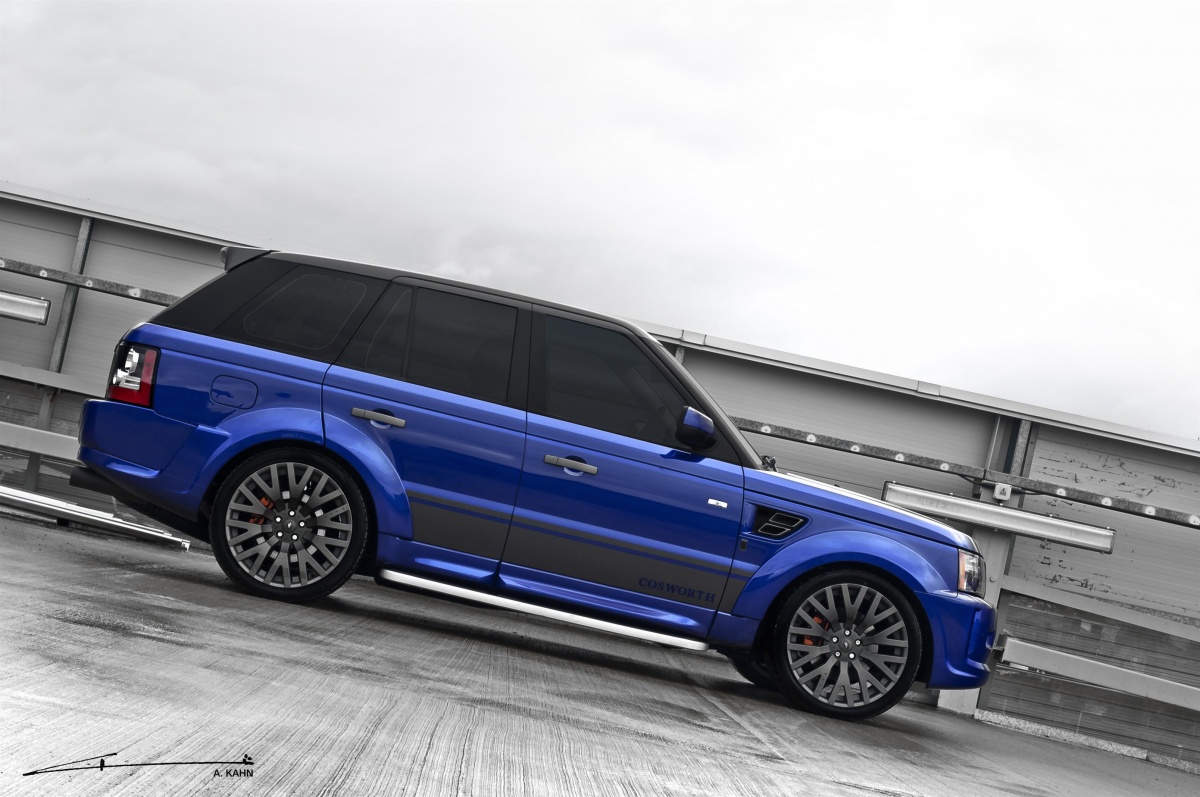 Kahn Design Imperial Blue Cosworth Range Rover