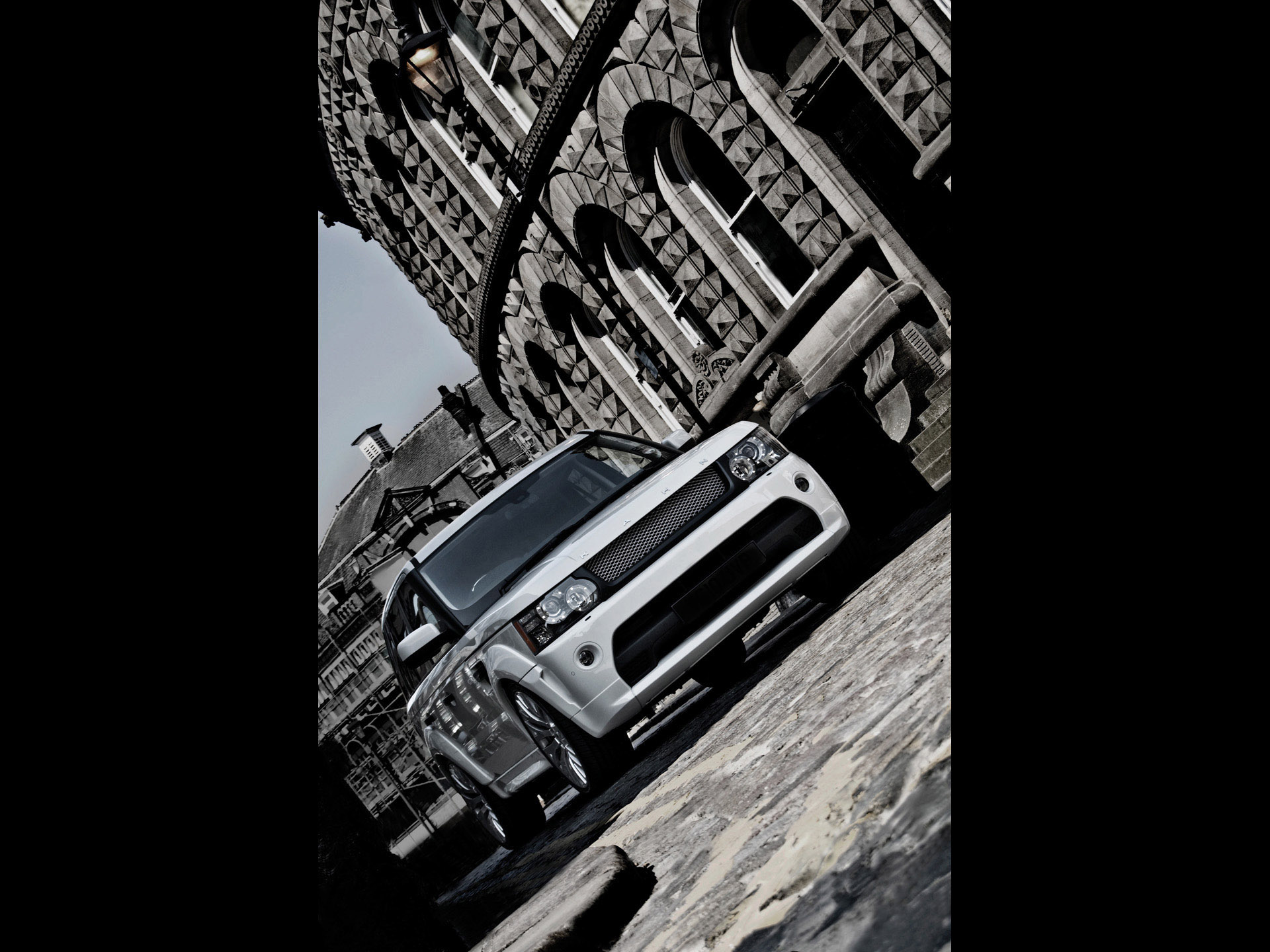Kahn Design Range Rover RS600 Autobiography