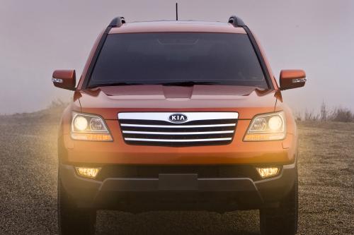 Kia Borrego (2009) - picture 1 of 14