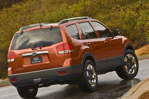 Kia Borrego (2009) - picture 8 of 14
