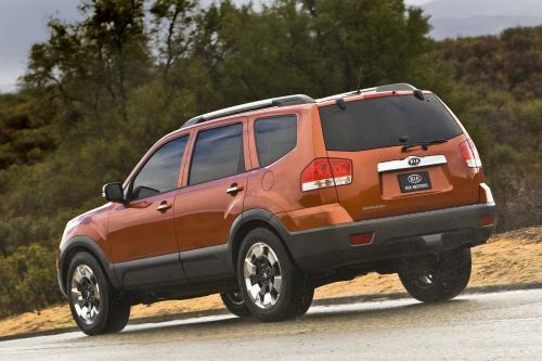 Kia Borrego (2009) - picture 9 of 14