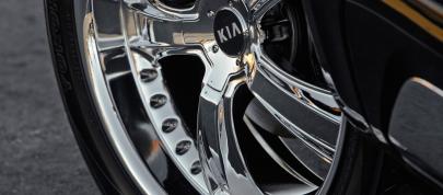 Kia Borrego Limited (2009) - picture 7 of 8