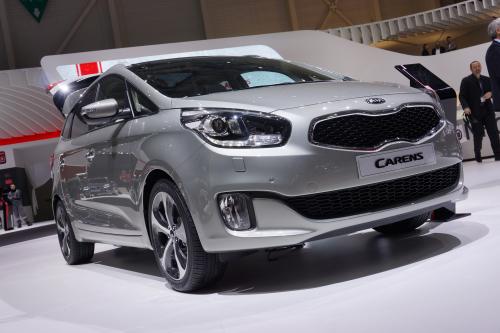 Kia Carens Geneva (2013) - picture 1 of 3