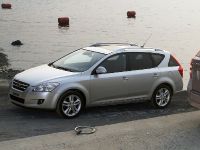 Kia Ceed Sporty Wagon (2008) - picture 1 of 3