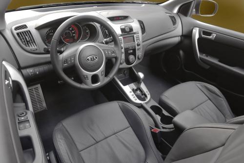 Kia Forte Koup (2010) - picture 17 of 19