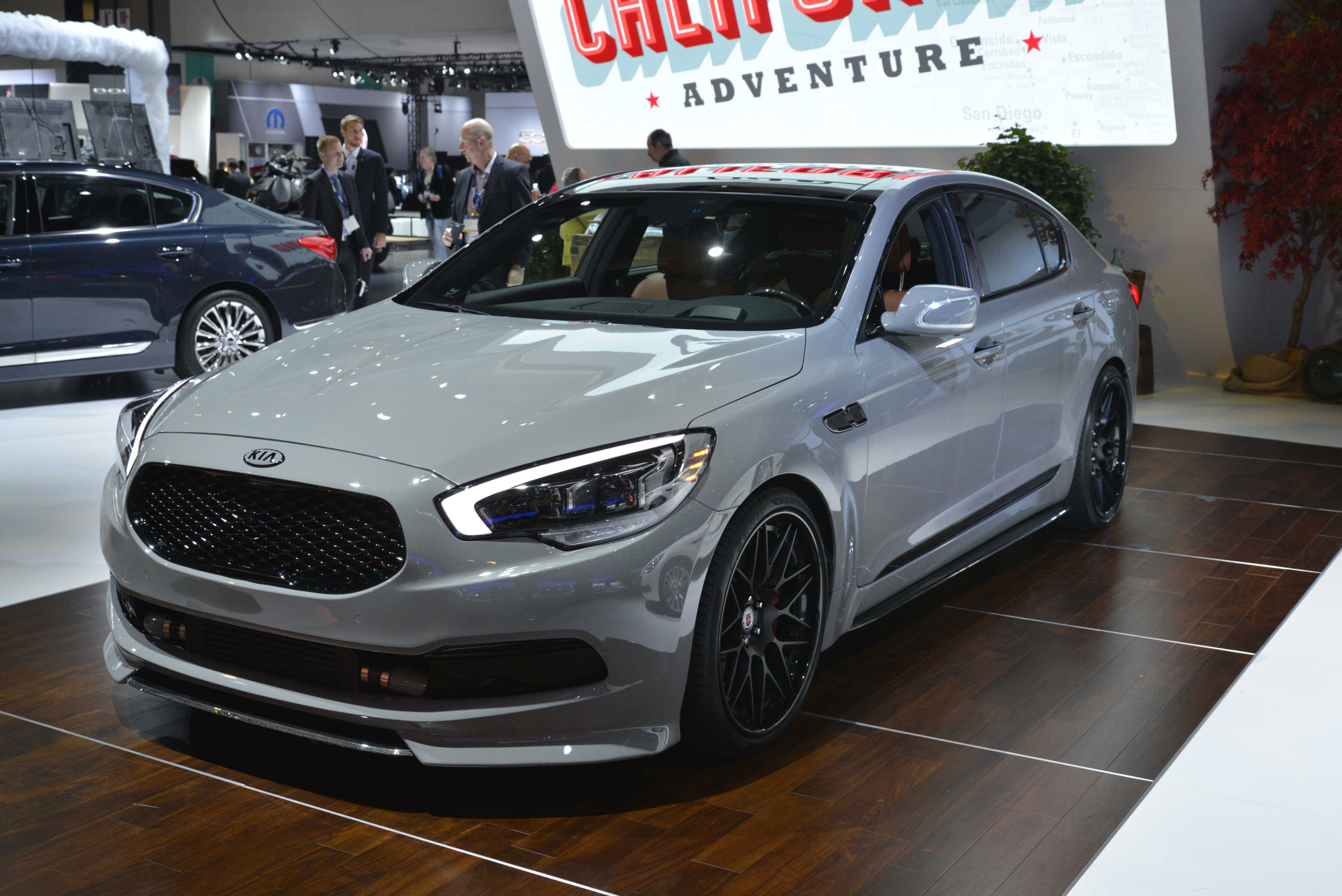 Kia High-Performance K900 Los Angeles